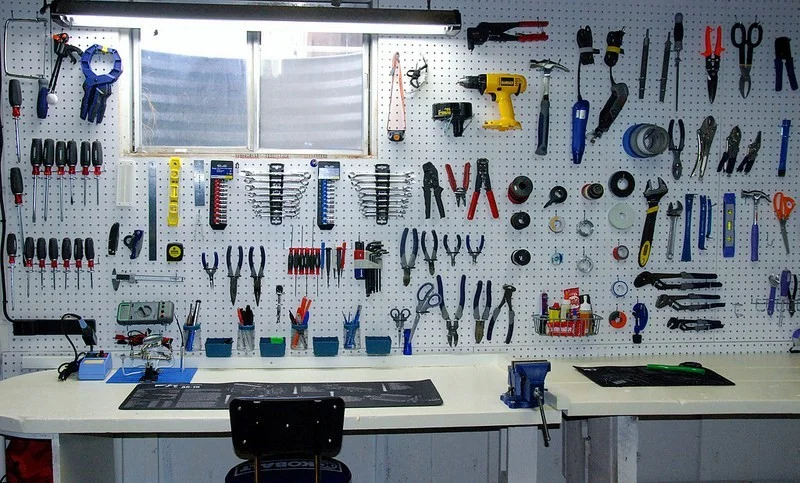 Como organizar as ferramentas em pouco espaço: soluções